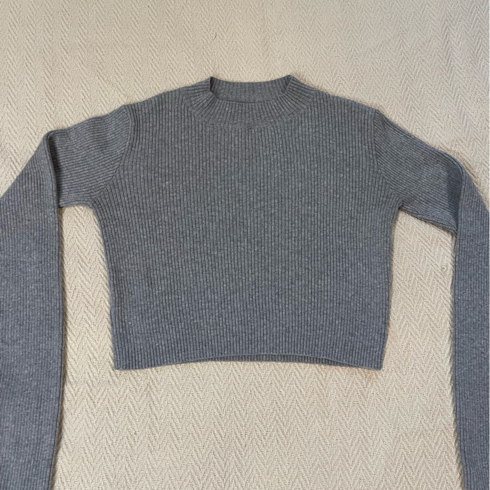 gray brandy melville top